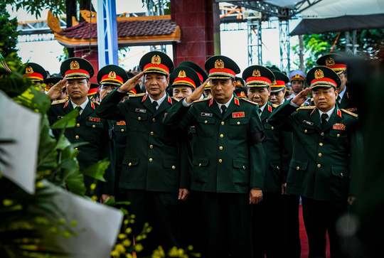 Xúc động lễ tang liệt sĩ, Thiếu tướng Nguyễn Hữu Hùng tại quê nhà - Ảnh 16.