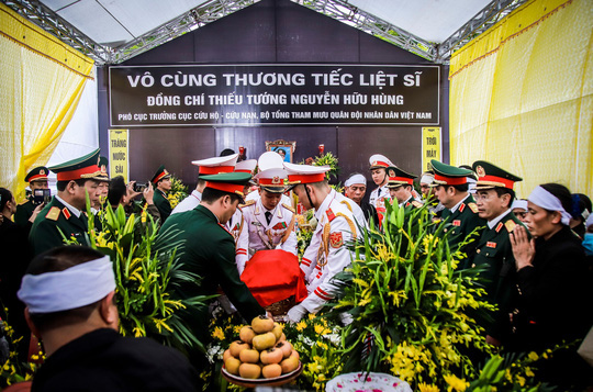 Xúc động lễ tang liệt sĩ, Thiếu tướng Nguyễn Hữu Hùng tại quê nhà - Ảnh 7.
