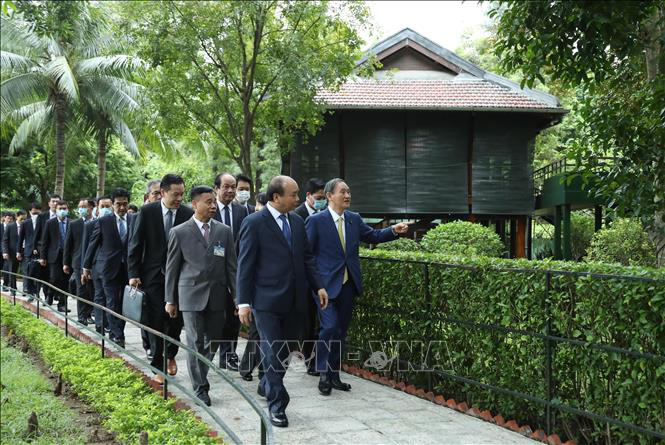 Thủ tướng Nhật Bản thăm Nhà sàn, Ao cá Bác Hồ - Ảnh 11.
