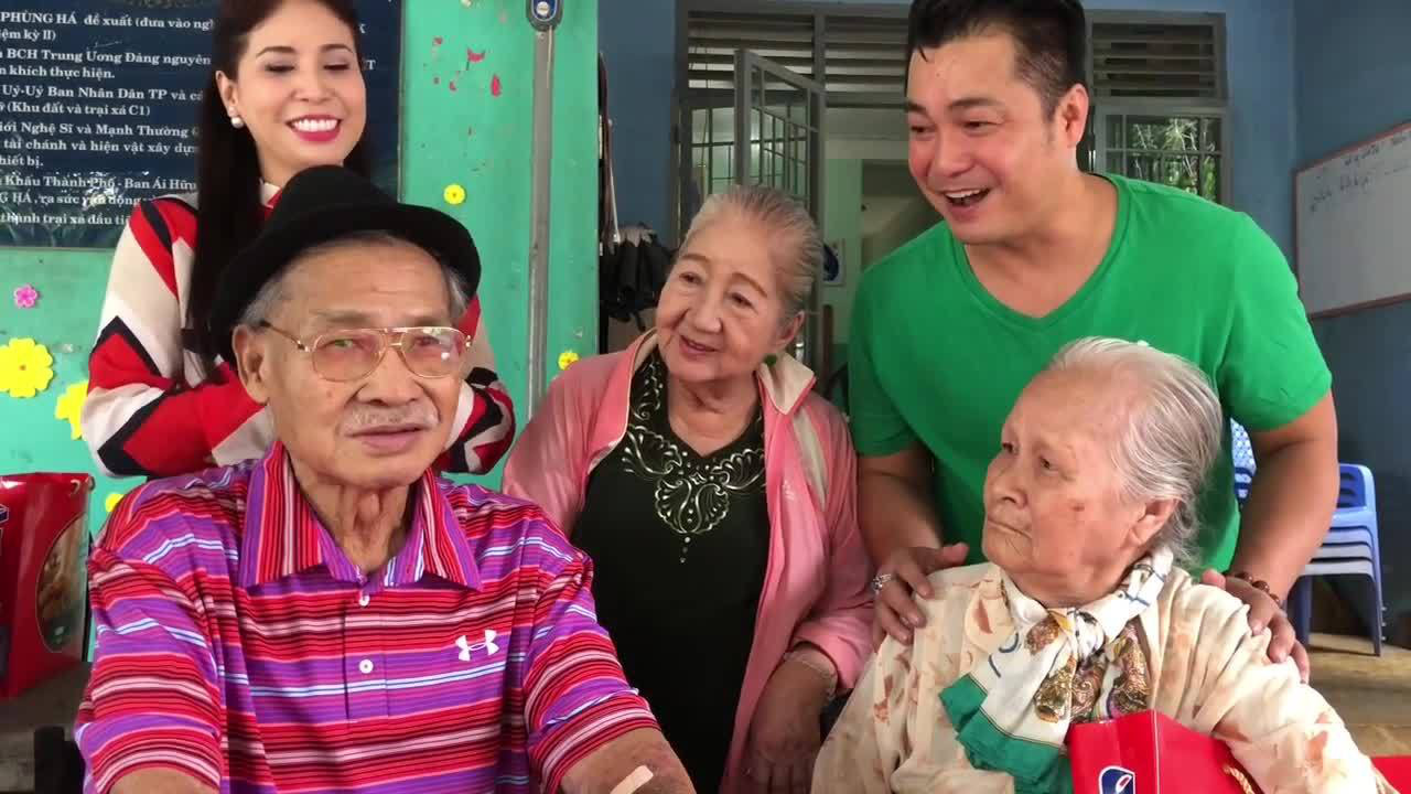 NSND Lý Huỳnh qua lời kể của các nghệ sĩ đồng nghiệp - Ảnh 3. NSND Lý Huỳnh qua lời kể của các nghệ sĩ đồng nghiệp - Ảnh 3.