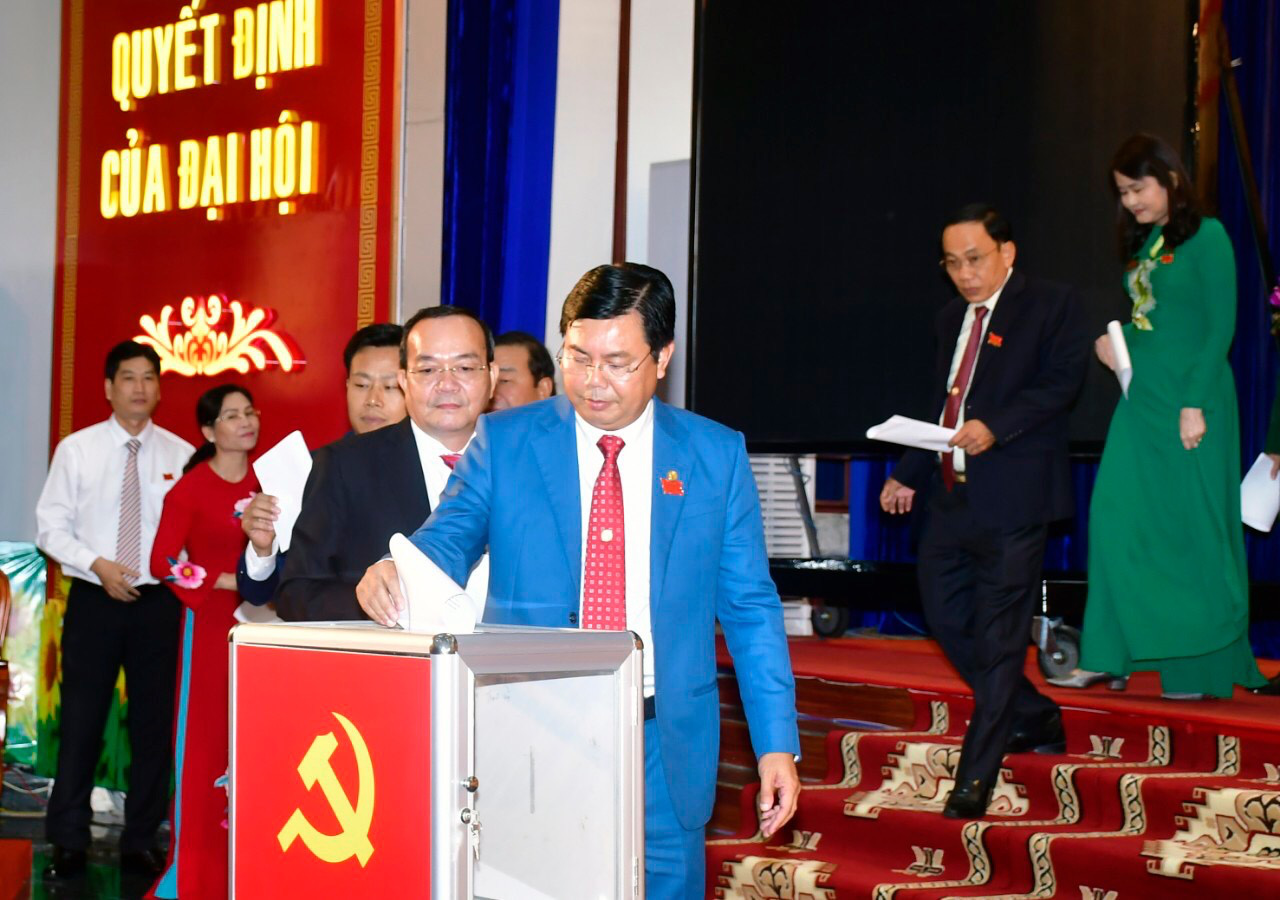 Ông Nguyễn Tiến Hải tái đắc cử Bí thư Tỉnh ủy Cà Mau - Ảnh 4.