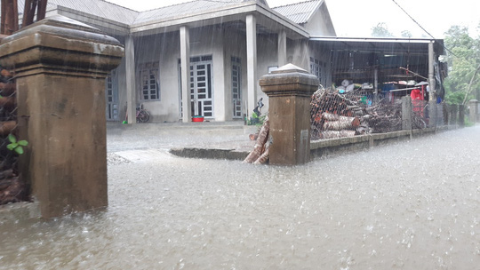 Quảng Bình- Huế: Hơn 13.000 nhà dân bị ngập chìm trong biển nước - Ảnh 9.