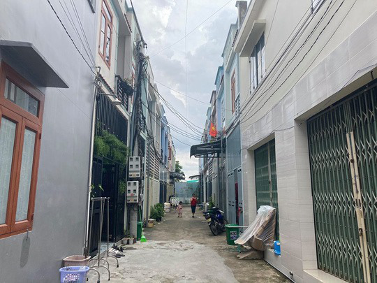 Tạm đình chỉ công tác chủ tịch phường ở Biên Hoà vì để 35 căn nhà liền kề xây lụi - Ảnh 2.