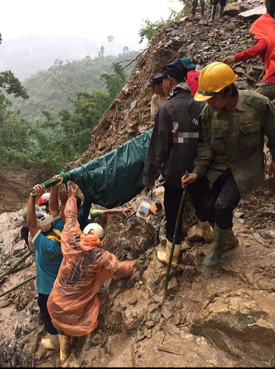 Được khiêng bộ 20 km đường rừng đi cấp cứu, thai phụ đau lòng nhận tin dữ - Ảnh 5.