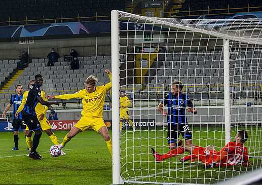 Dortmund thắng to ở Champions League, Haaland lập kỳ tích không tưởng tuổi 20 - Ảnh 3.