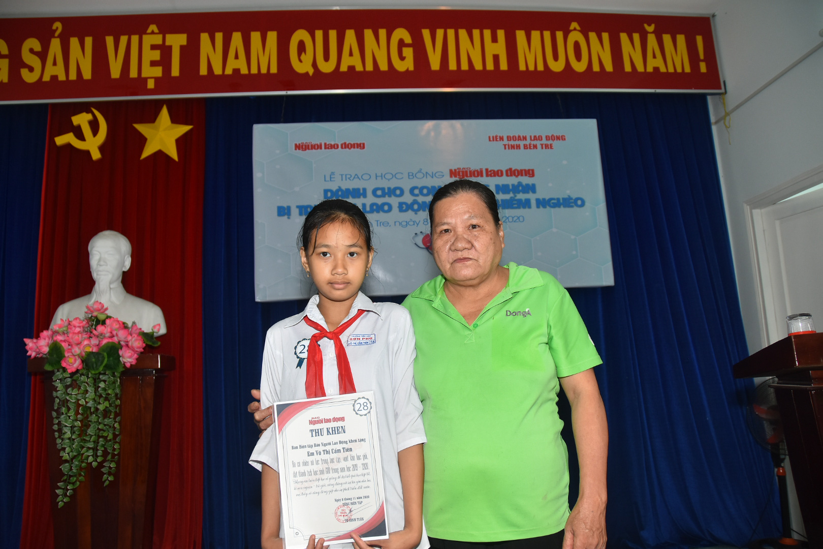 Học bổng Báo Người Lao Động đến với học sinh nghèo, học giỏi Bến Tre - Ảnh 14.