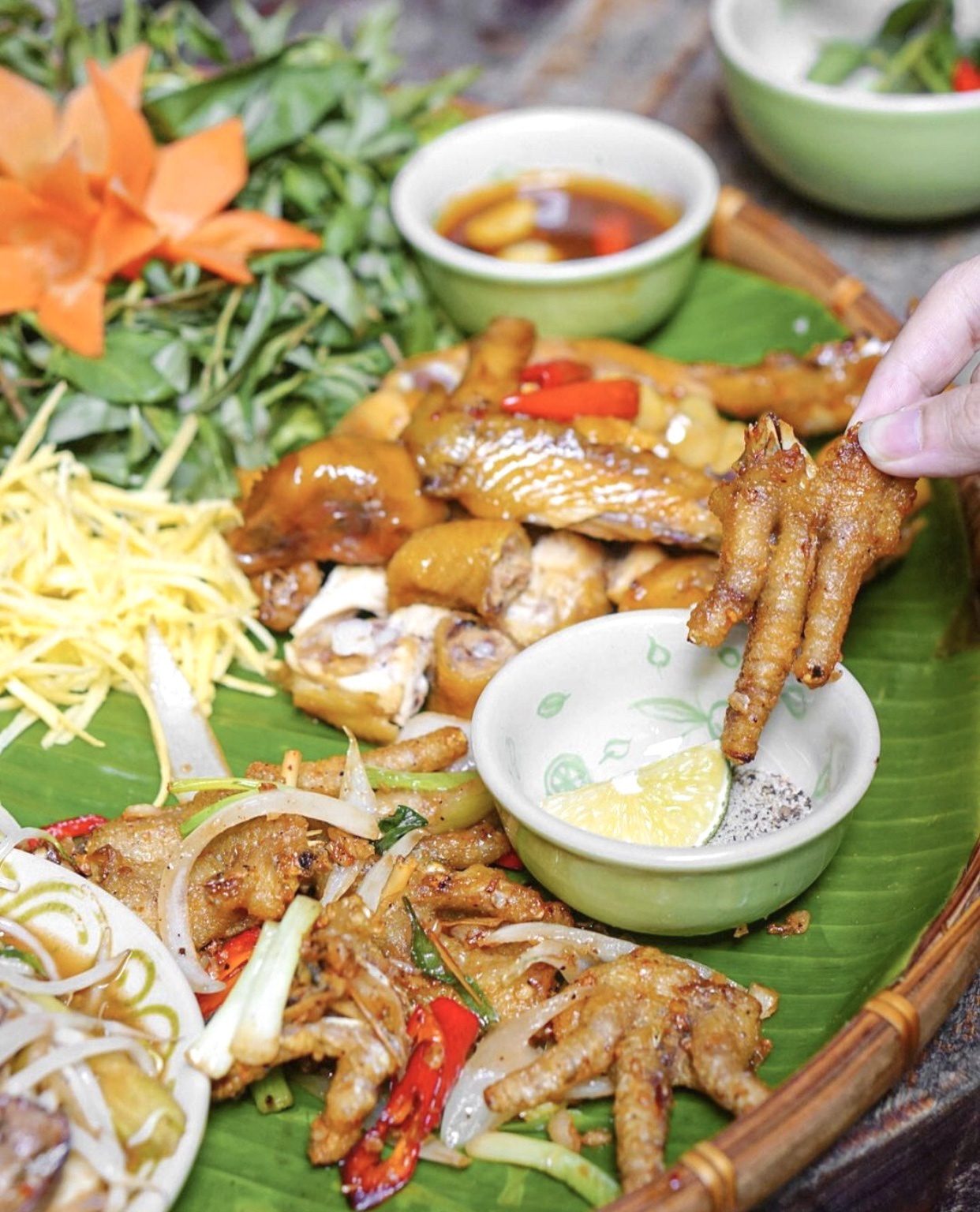 Gà mẹt và loạt món ngon đổi vị ngày mát ở TP HCM - Ảnh 2. Gà mẹt và loạt món ngon đổi vị ngày mát ở TP HCM - Ảnh 2.