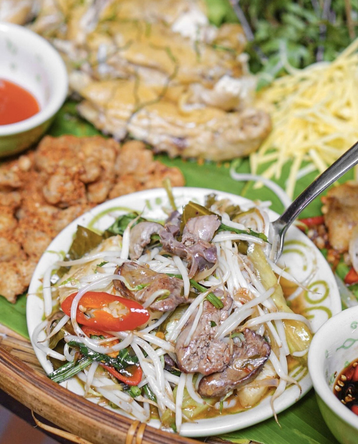 Gà mẹt và loạt món ngon đổi vị ngày mát ở TP HCM - Ảnh 3. Gà mẹt và loạt món ngon đổi vị ngày mát ở TP HCM - Ảnh 3.