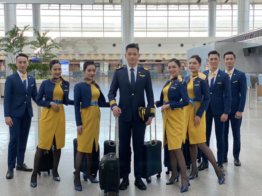 Cận cảnh máy bay đầu tiên và dàn tiếp viên của Vietravel Airlines ở sân bay Tân Sơn Nhất - Ảnh 11.