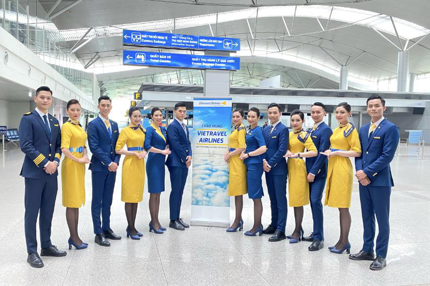 Cận cảnh máy bay đầu tiên và dàn tiếp viên của Vietravel Airlines ở sân bay Tân Sơn Nhất - Ảnh 12.