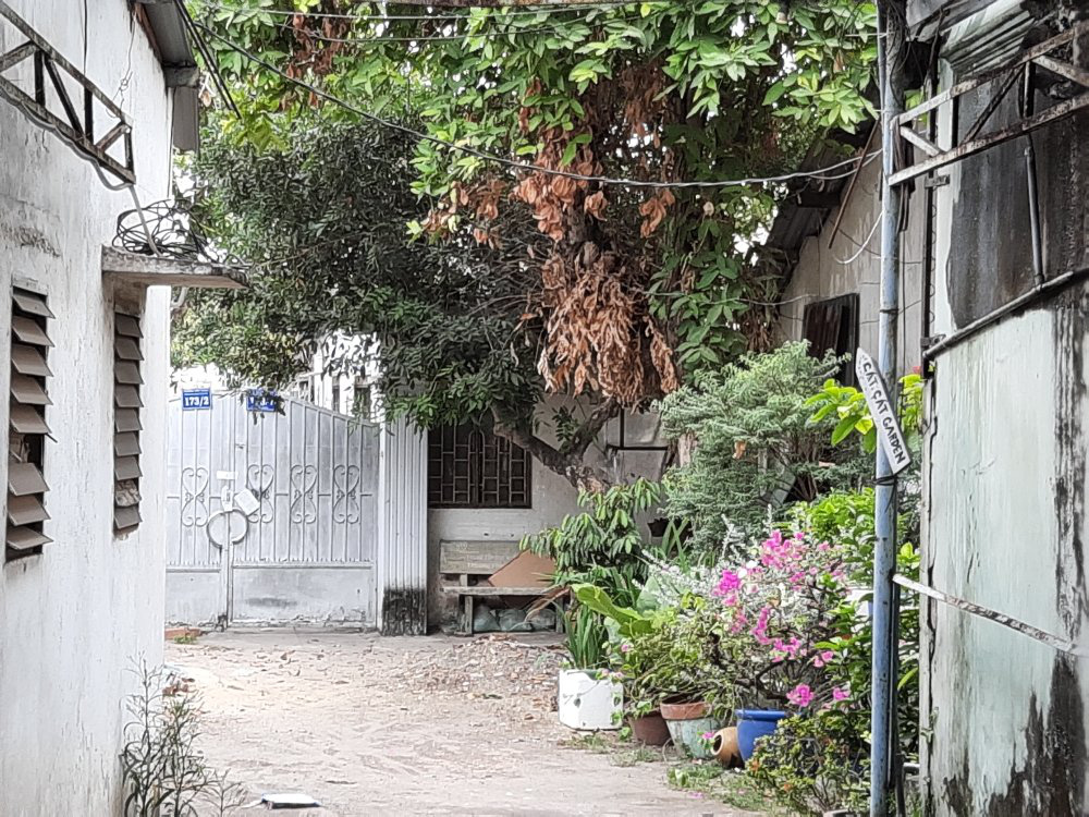Vì sao nguyên Trưởng Ban Tuyên giáo Thành uỷ Thủ Dầu Một phải trình báo công an? - Ảnh 1. Vì sao nguyên Trưởng Ban Tuyên giáo Thành uỷ Thủ Dầu Một phải trình báo công an? - Ảnh 1.