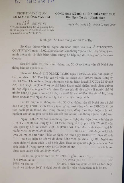 Lấy mẫu xét nghiệm Covid-19 của lái, phụ xe chở khách từ Vĩnh Phúc về Nghệ An - Ảnh 1.