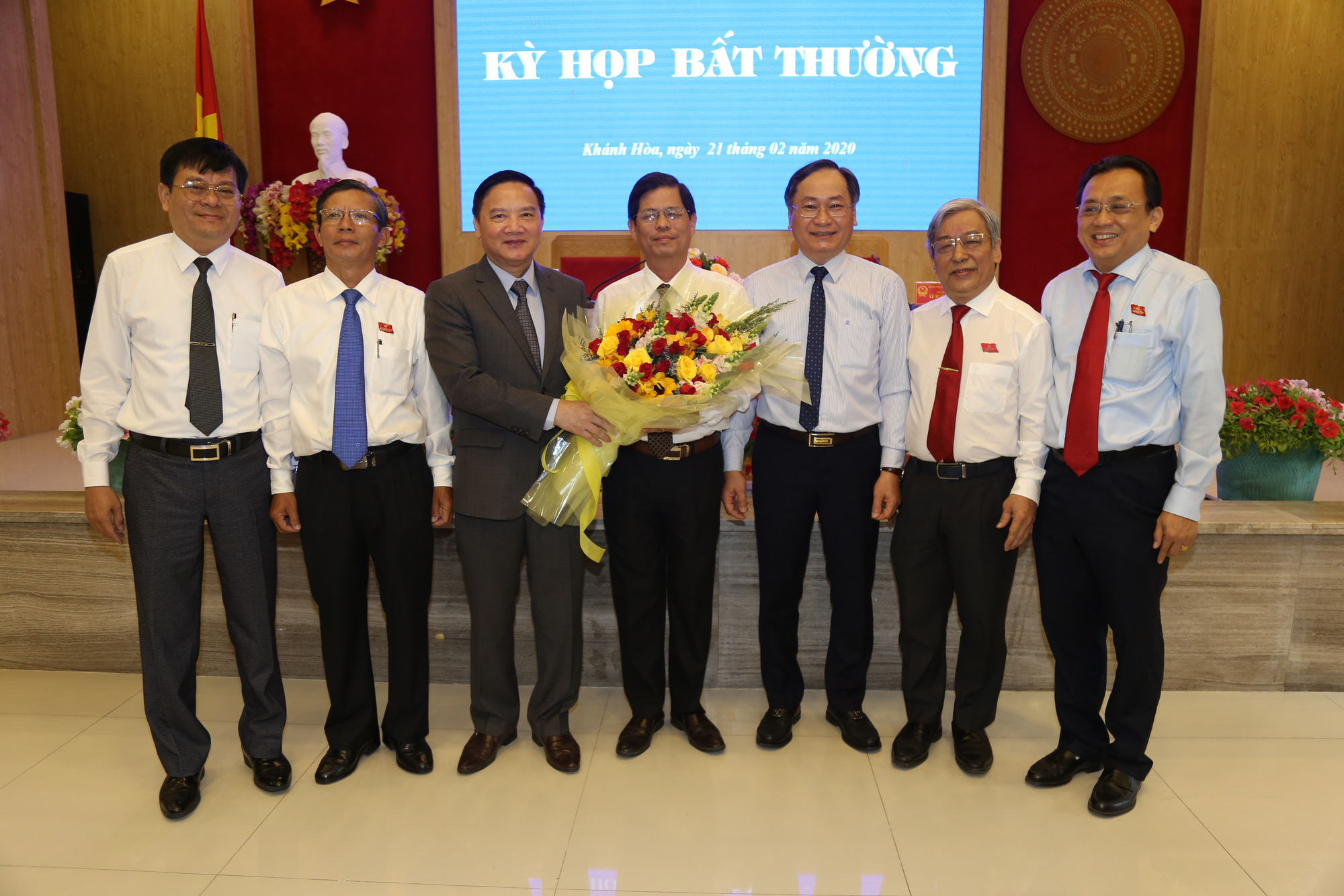 Ông Nguyễn Tấn Tuân giữ chức Chủ tịch UBND tỉnh Khánh Hòa - Ảnh 4.