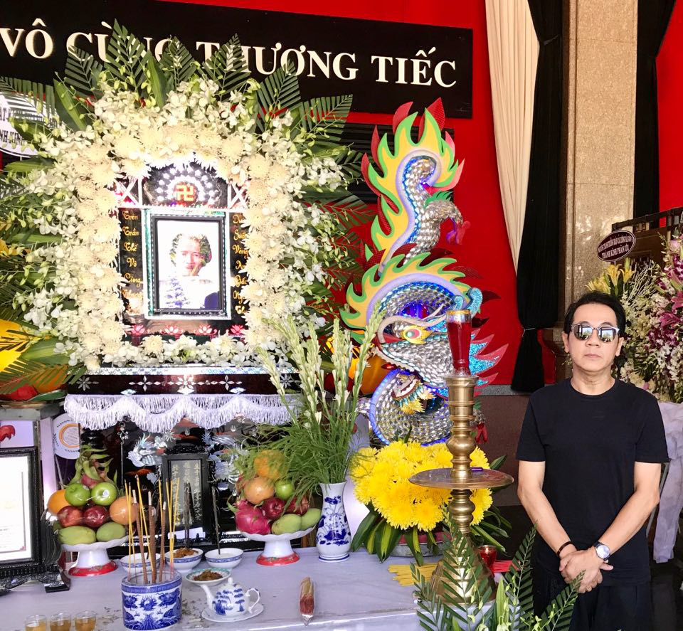 Tiễn đưa NSND Huỳnh Nga về nơi an nghỉ cuối cùng - Ảnh 1. Tiễn đưa NSND Huỳnh Nga về nơi an nghỉ cuối cùng - Ảnh 1.