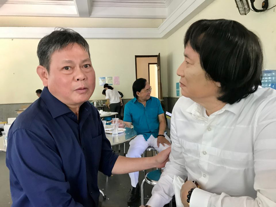 Tiễn đưa NSND Huỳnh Nga về nơi an nghỉ cuối cùng - Ảnh 9. Tiễn đưa NSND Huỳnh Nga về nơi an nghỉ cuối cùng - Ảnh 9.