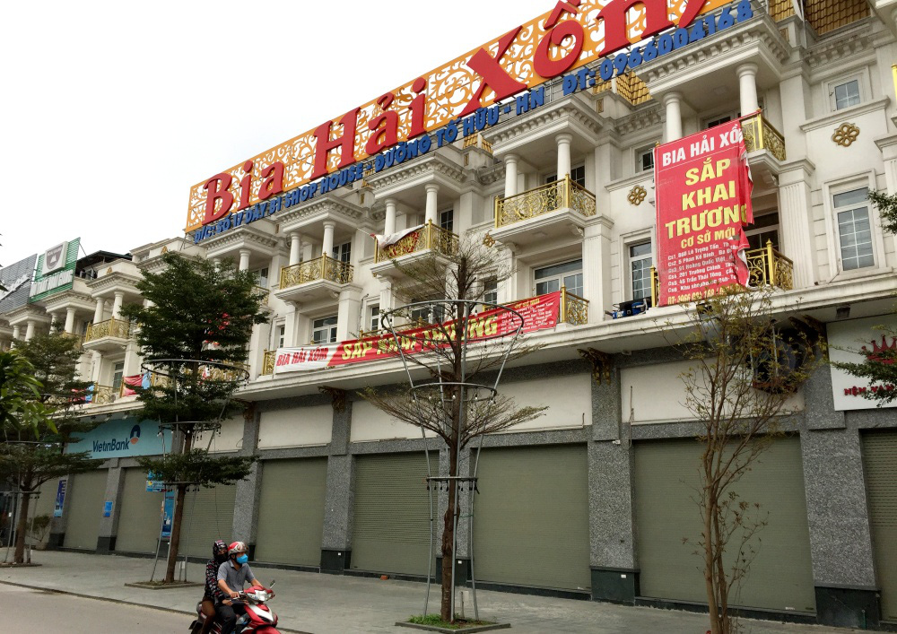 Nhiều quán bia lớn ở Hà Nội đóng cửa vì cú đúp tác động từ dịch Covid-19 và Nghị định 100 - Ảnh 11.