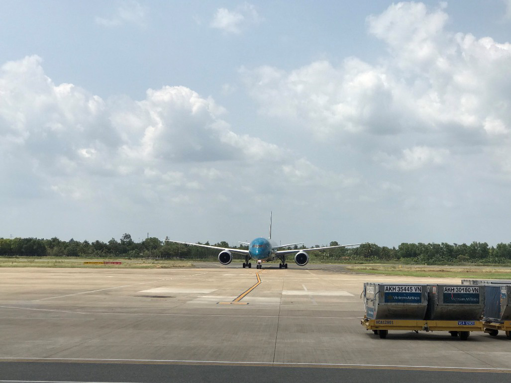 Cận cảnh 3 chuyến bay chở hơn 600 hành khách từ Hàn Quốc hạ cánh sân bay Cần Thơ - Ảnh 3.