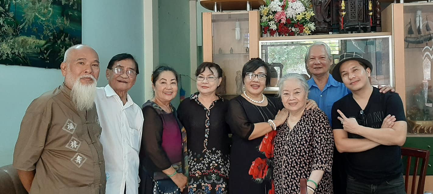 Tạm ngưng biểu diễn vì dịch Covid-19, nghệ sĩ làm gì? - Ảnh 3. Tạm ngưng biểu diễn vì dịch Covid-19, nghệ sĩ làm gì? - Ảnh 3.