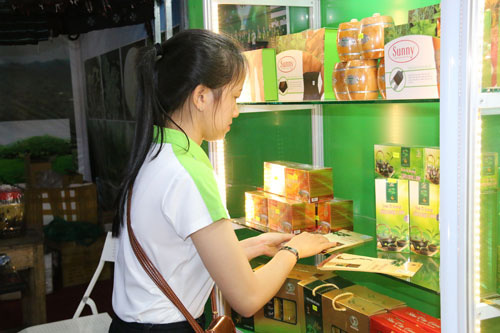 Lo Covid-19, Quảng Nam tổ chức chợ sâm Ngọc Linh tiền tỉ qua online - Ảnh 2.
