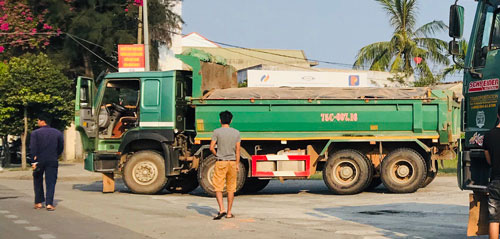 Từ điều tra của Báo Người Lao Động: Chủ tịch Thừa Thiên - Huế chỉ đạo nóng xử xe quá tải - Ảnh 2.