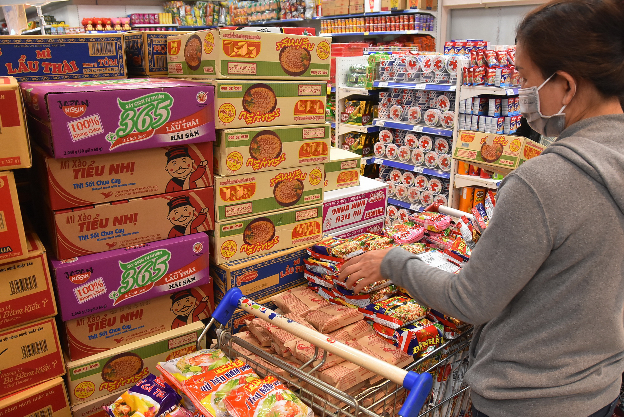 Chợ, siêu thị mở cửa bình thường từ 1-4, hàng hóa dự trữ tới 3-6 tháng - Ảnh 3.