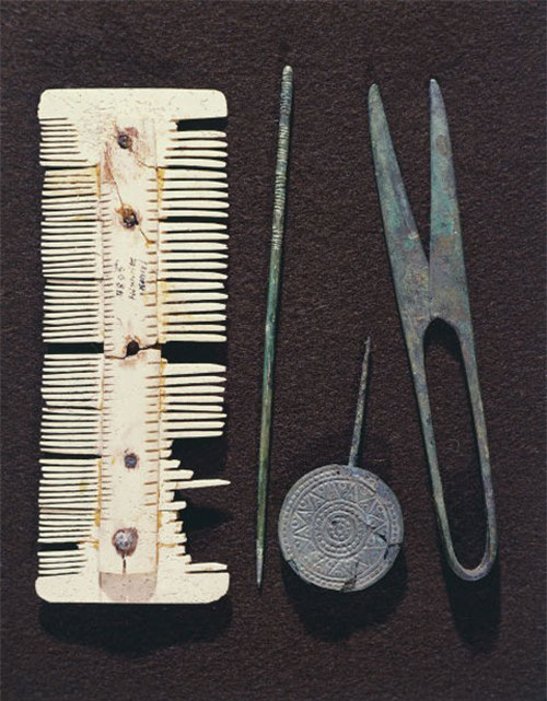 Tròn mắt xem các dụng cụ làm đẹp tóc thời xưa - Ảnh 1.