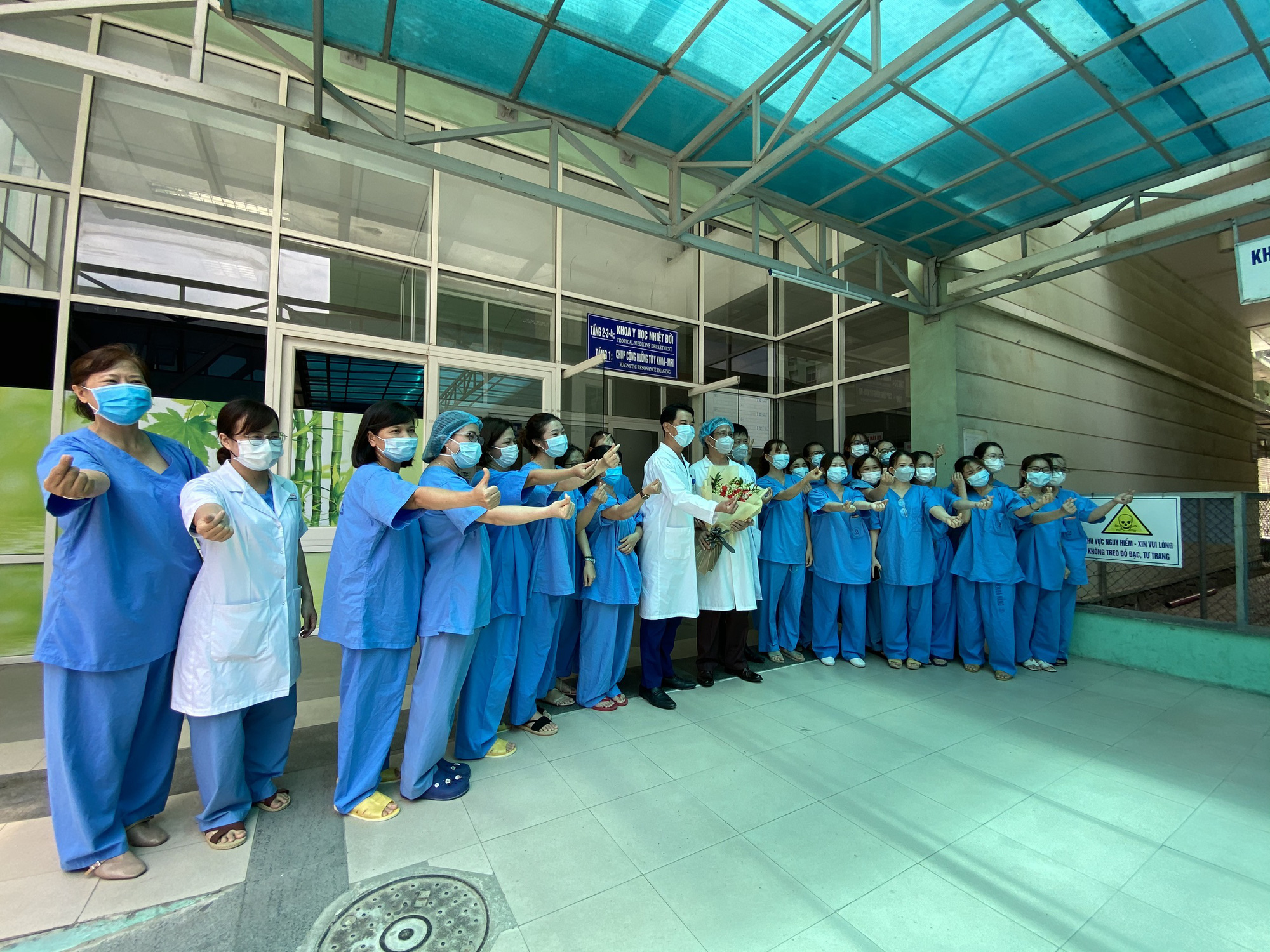 Bệnh nhân cuối cùng xuất viện, Đà Nẵng không còn ca mắc Covid-19 - Ảnh 4.
