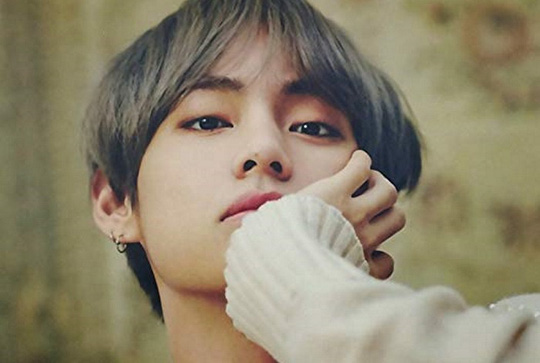 V (BTS) dẫn đầu danh sách 100 nam thần châu Á - Ảnh 1.