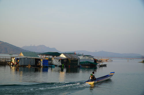 Làng chài miền Tây trên đại ngàn - Ảnh 1.