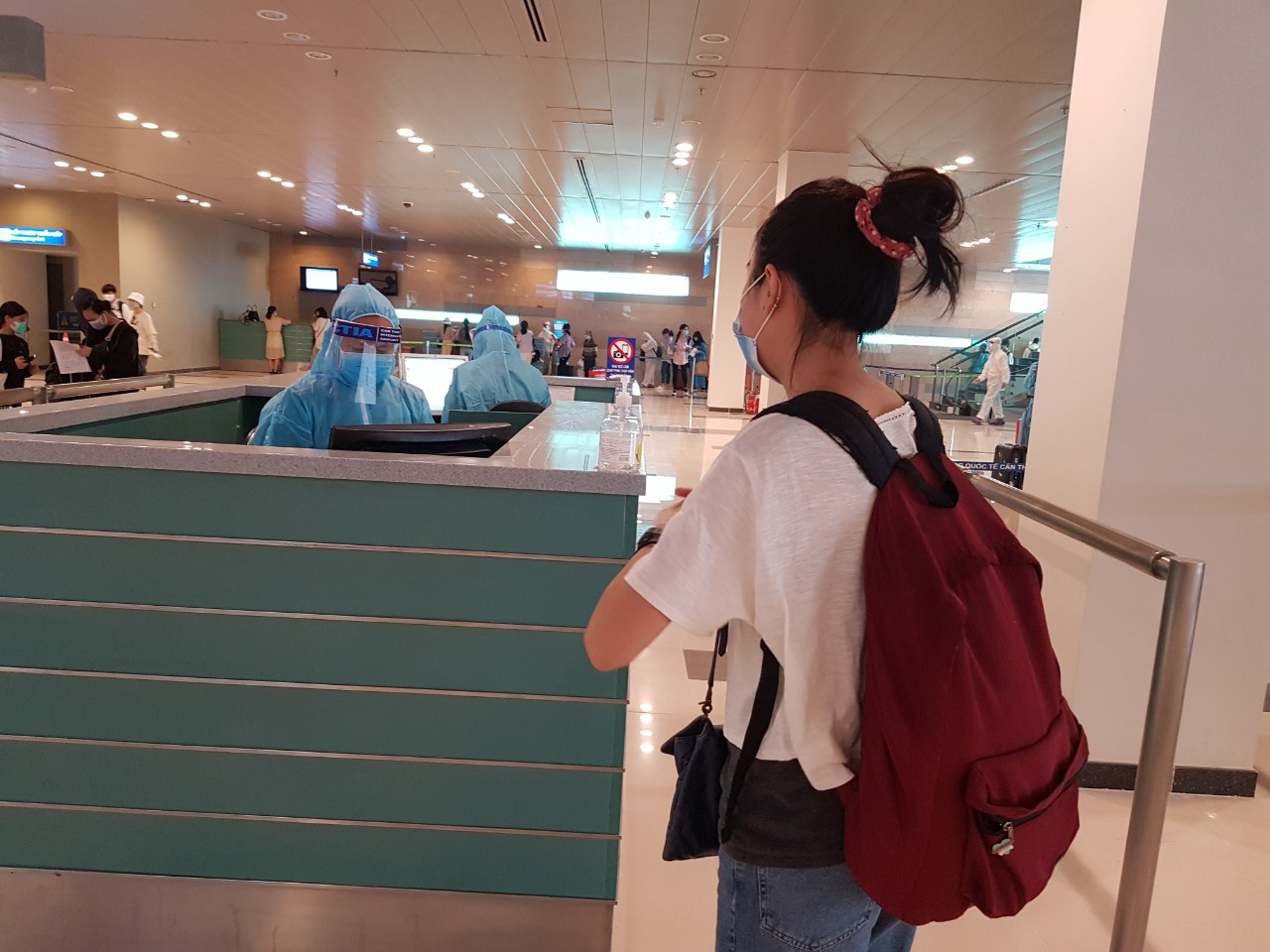215 người Việt từ Singapore về nước tại sân bay Cần Thơ như thế nào? - Ảnh 10.