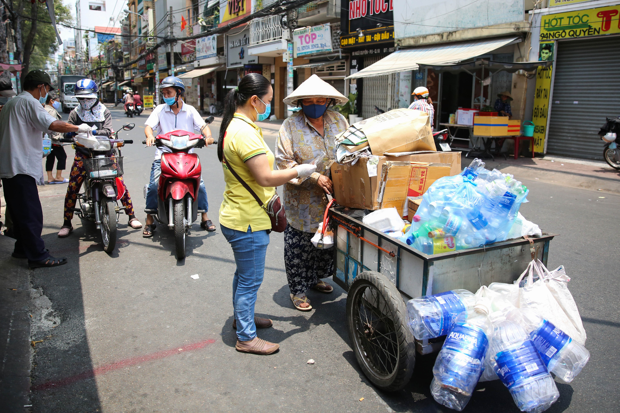 Chuyện Ai khó sẽ có 1 phần ở quận 10, TP HCM - Ảnh 2.