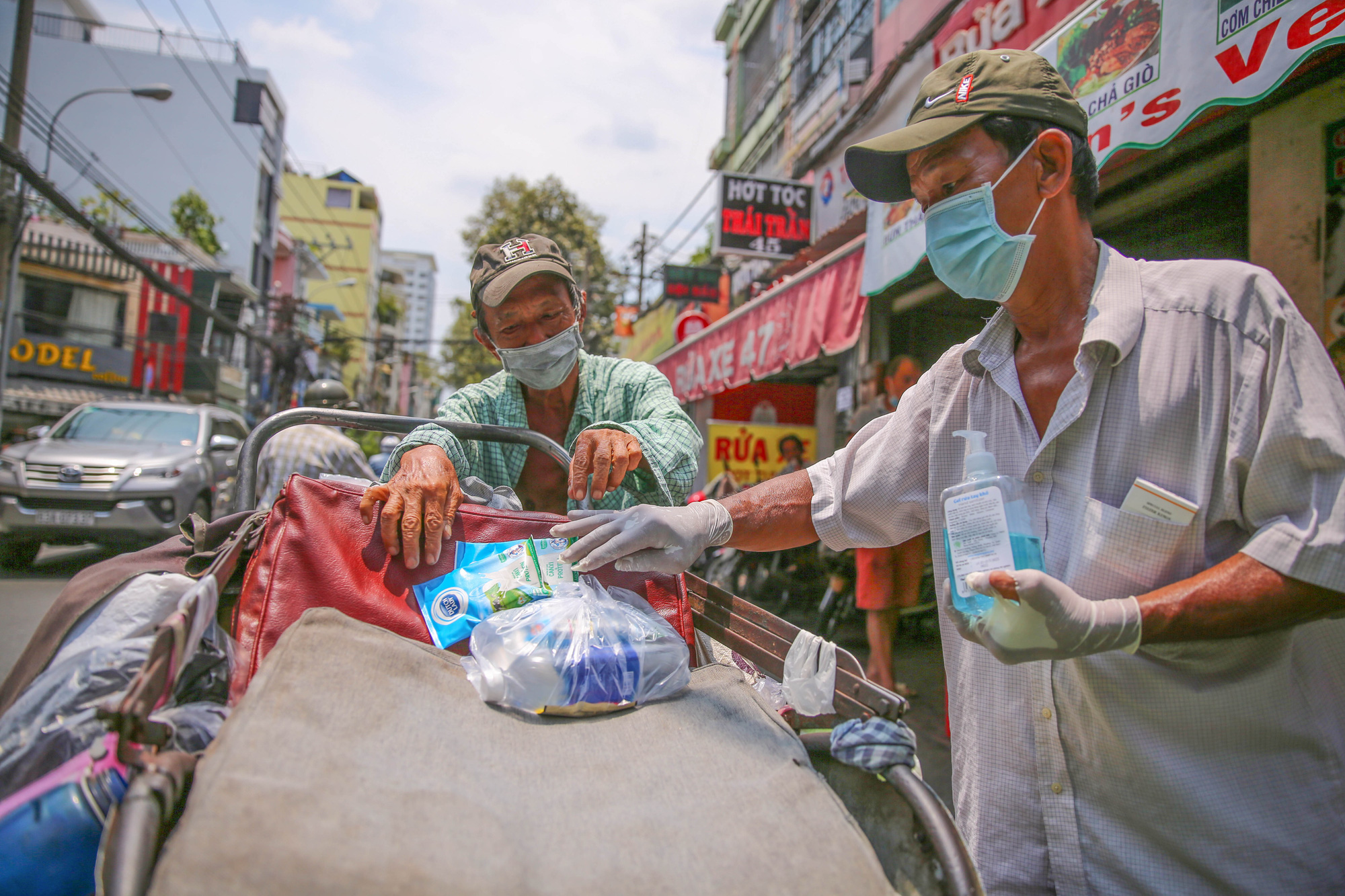 Chuyện Ai khó sẽ có 1 phần ở quận 10, TP HCM - Ảnh 3.