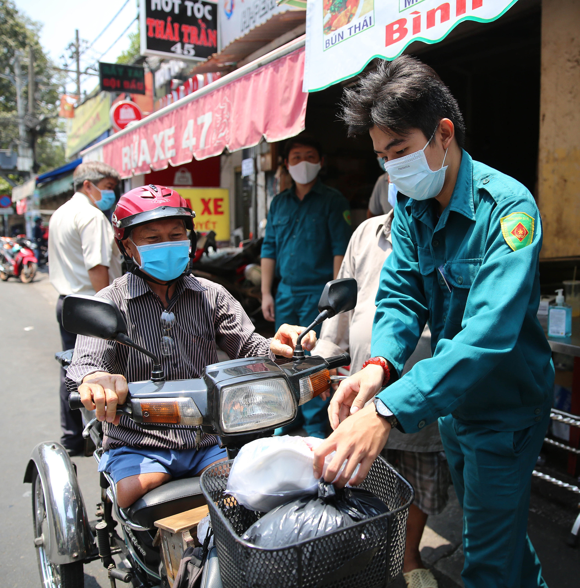 Chuyện Ai khó sẽ có 1 phần ở quận 10, TP HCM - Ảnh 12.