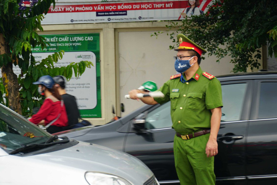 Học sinh tiểu học, mầm non háo hức trở lại trường sau 3 tháng nghỉ vì Covid-19 - Ảnh 3.