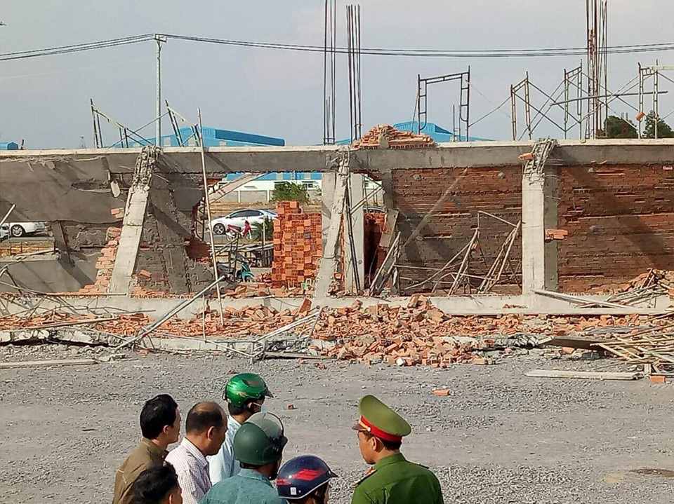 Bắt Giám đốc Công ty Hà Hải Nga để điều tra vụ sập tường làm 10 người chết ở Đồng Nai - Ảnh 1. Bắt Giám đốc Công ty Hà Hải Nga để điều tra vụ sập tường làm 10 người chết ở Đồng Nai - Ảnh 1.