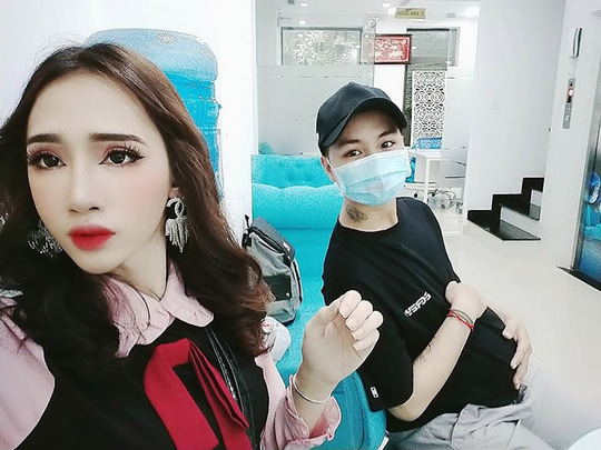 Người đàn ông mang bầu đầu tiên tại Việt Nam đã sinh con - Ảnh 2.