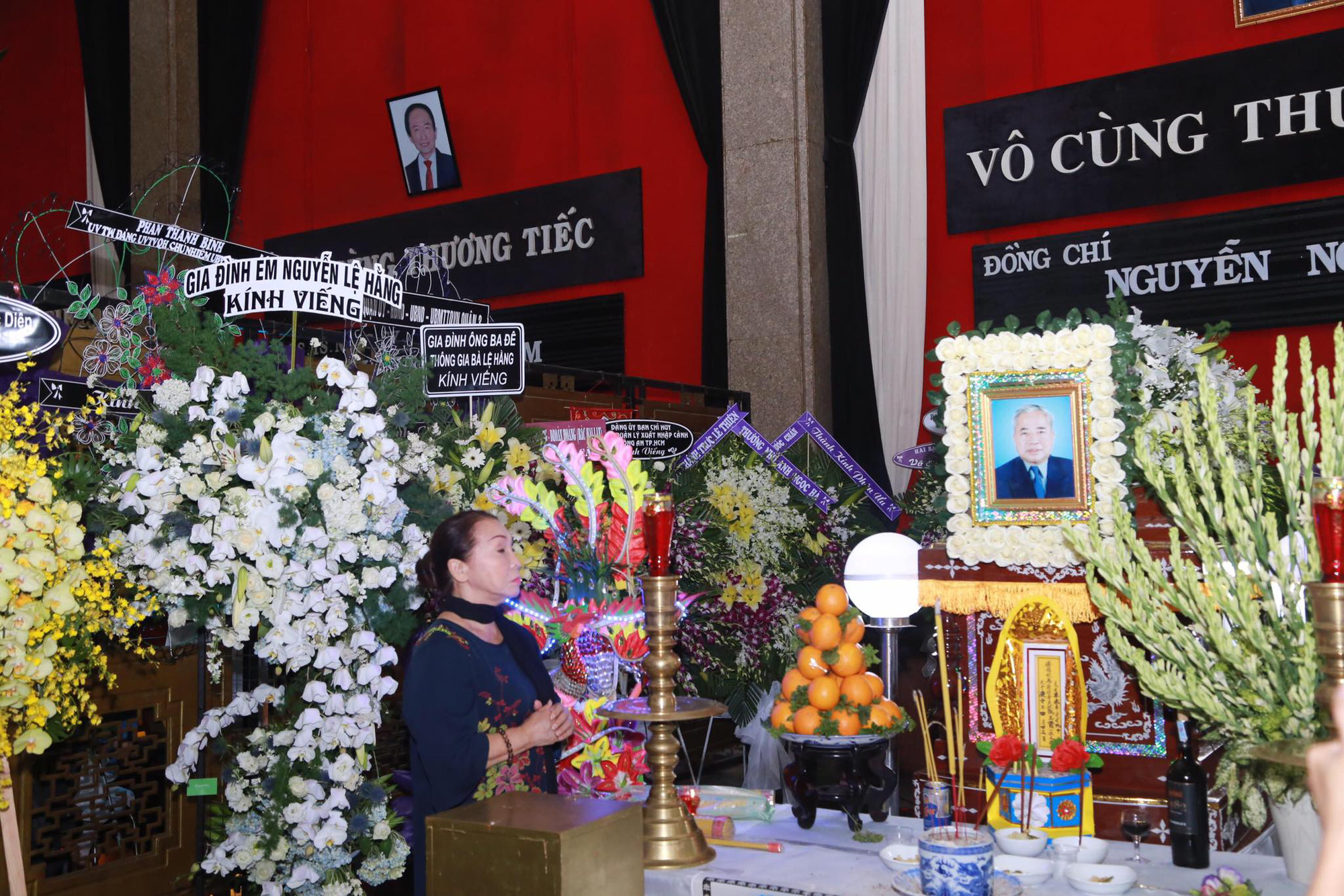 NSND Bạch Tuyết, Ngọc Giàu, Lệ Thủy... tiễn biệt Mẫn Đạt của Đời cô Lựu - Ảnh 2. NSND Bạch Tuyết, Ngọc Giàu, Lệ Thủy... tiễn biệt Mẫn Đạt của Đời cô Lựu - Ảnh 2.