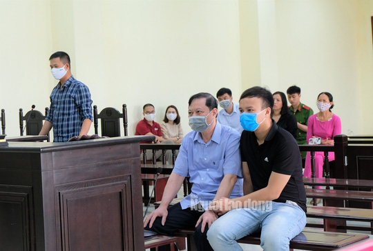 Cựu Trưởng Công an TP Thanh Hóa vắng mặt, bị lãnh 24 tháng tù - Ảnh 2.