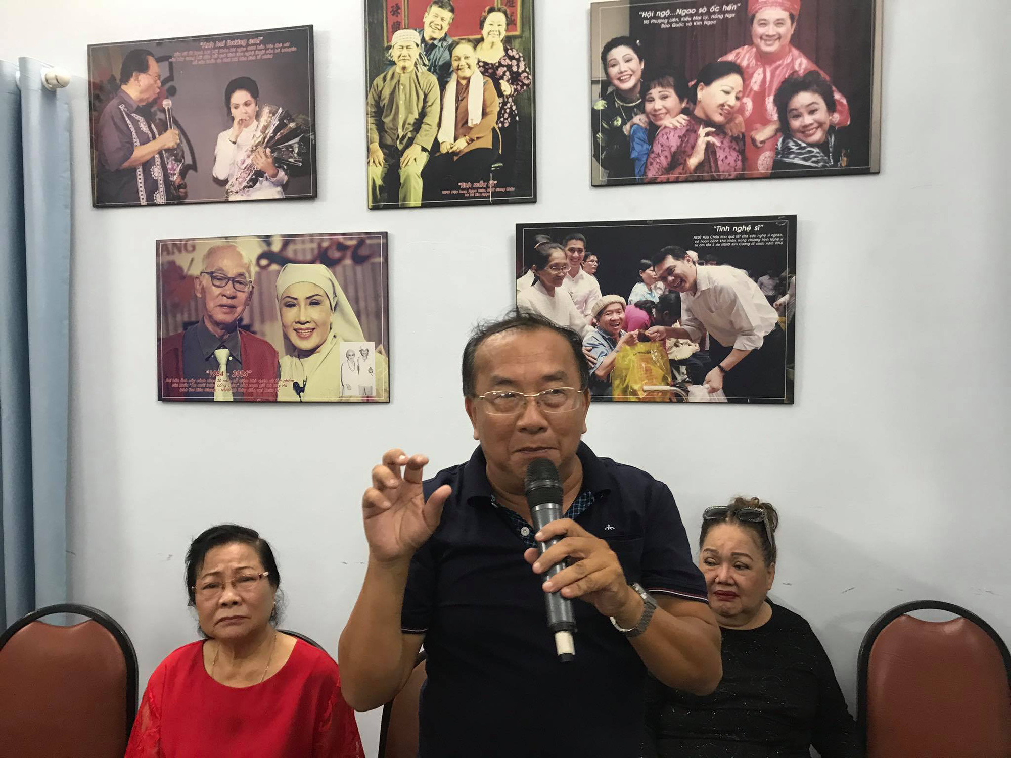 Kim Cương, Thành Lộc và đông nghệ sĩ ngôi sao đến với triển lãm Sắc màu sân khấu - Ảnh 7. Kim Cương, Thành Lộc và đông nghệ sĩ ngôi sao đến với triển lãm Sắc màu sân khấu - Ảnh 7.