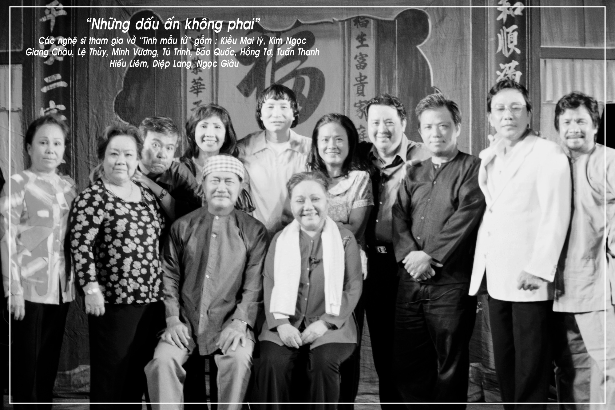 Kim Cương, Thành Lộc và đông nghệ sĩ ngôi sao đến với triển lãm Sắc màu sân khấu - Ảnh 12. Kim Cương, Thành Lộc và đông nghệ sĩ ngôi sao đến với triển lãm Sắc màu sân khấu - Ảnh 12.