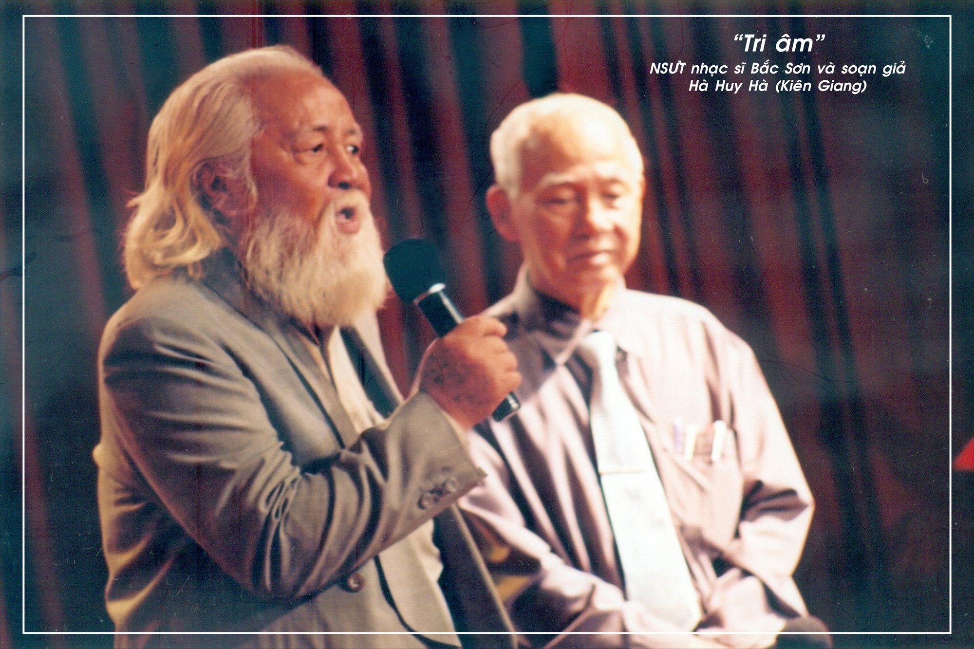 Kim Cương, Thành Lộc và đông nghệ sĩ ngôi sao đến với triển lãm Sắc màu sân khấu - Ảnh 15. Kim Cương, Thành Lộc và đông nghệ sĩ ngôi sao đến với triển lãm Sắc màu sân khấu - Ảnh 15.