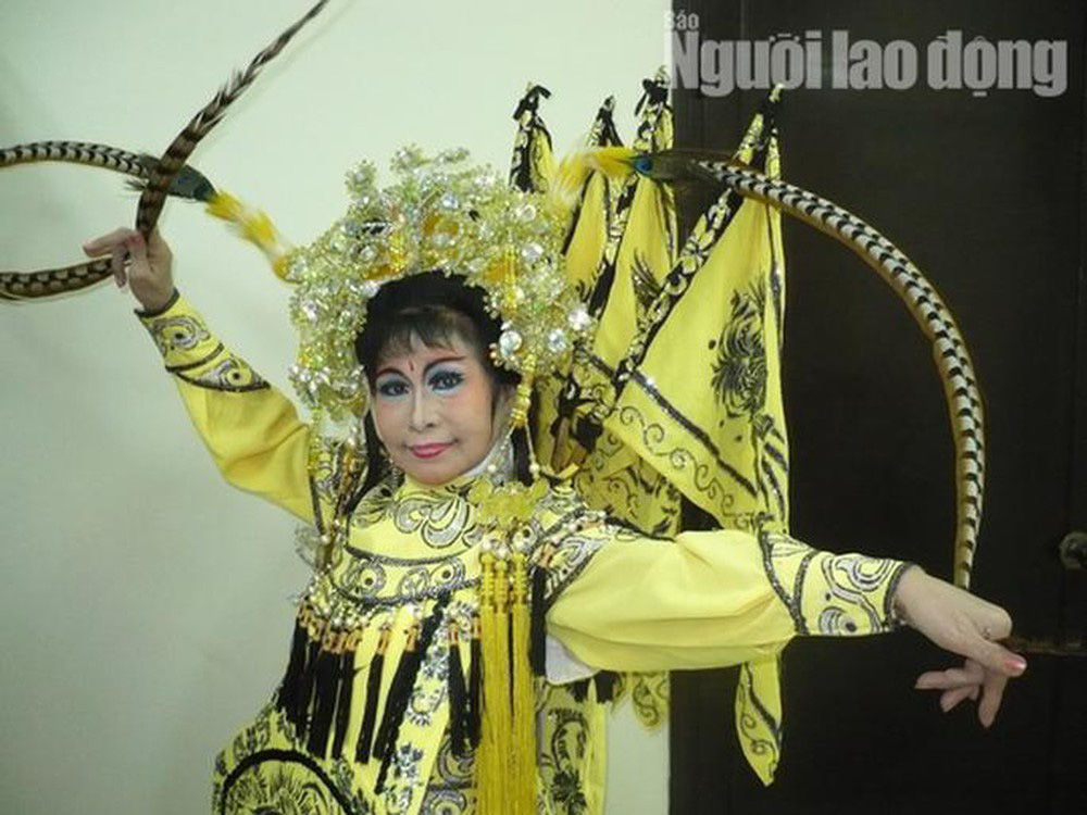 A instituição de caridade Mai Vang visita o músico Nguyen Ton Nghiem e o artista marcial Thanh The - Foto 5. Mai Vàng nhân ái thăm nhạc sĩ Nguyễn Tôn Nghiêm và đào võ Thanh Thế - Ảnh 5.
