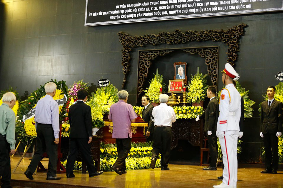 Chủ tịch Quốc hội, Thủ tướng Chính phủ viếng ông Vũ Mão - Ảnh 10.