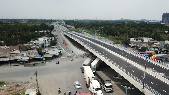 TP HCM: Xin chủ trương đầu tư công dự án cầu đường Nguyễn Khoái nối quận 1,4 và 7 - Ảnh 1.