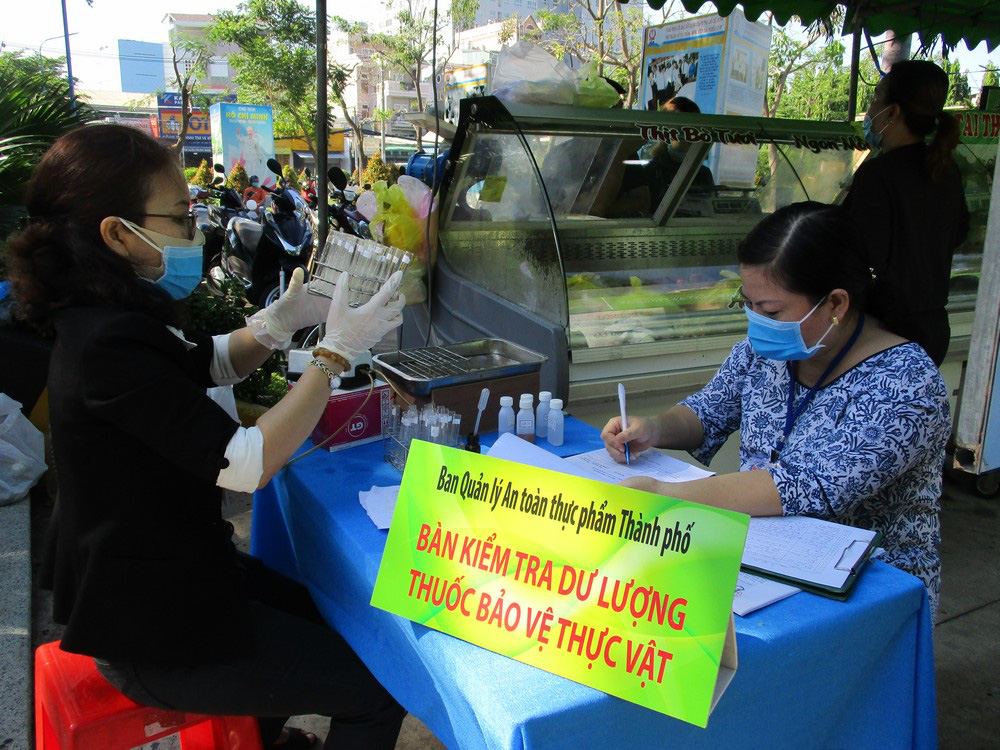 Chợ phiên Nông sản an toàn đầu tiên mở cửa trở lại sau dịch Covid-19 - Ảnh 6.