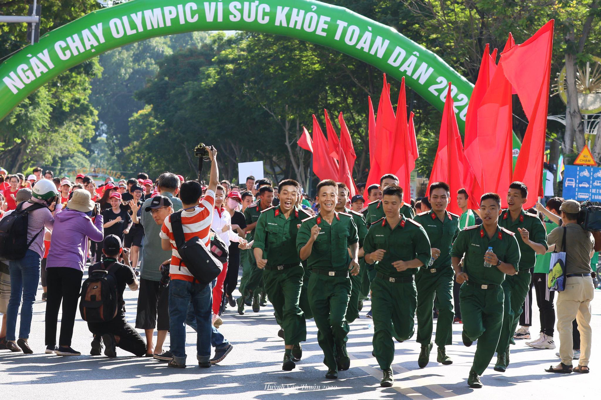 Rộn ràng ngày chạy Olympic TP HCM 2020, 8.000 người xuống phố - Ảnh 5.