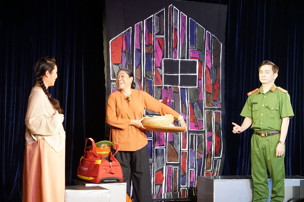 Halk Güvenliği askerinin imajına yeni bir bakış açısı - Fotoğraf 1. Góc nhìn mới về hình tượng chiến sĩ Công an Nhân dân - Ảnh 1.