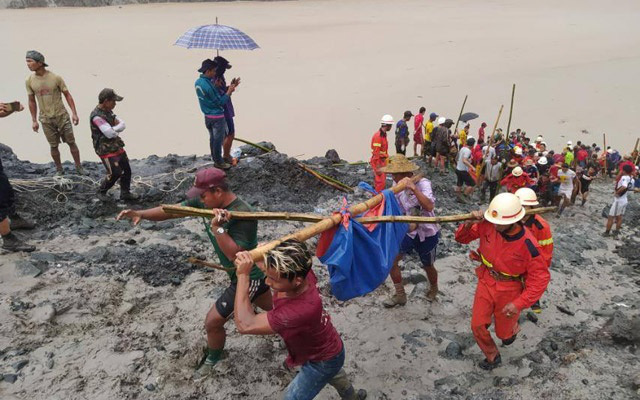 Myanmar: Sạt lở kinh hoàng tại mỏ ngọc bích, ít nhất 113 người chết - Ảnh 3. Myanmar: Sạt lở kinh hoàng tại mỏ ngọc bích, ít nhất 113 người chết - Ảnh 3.