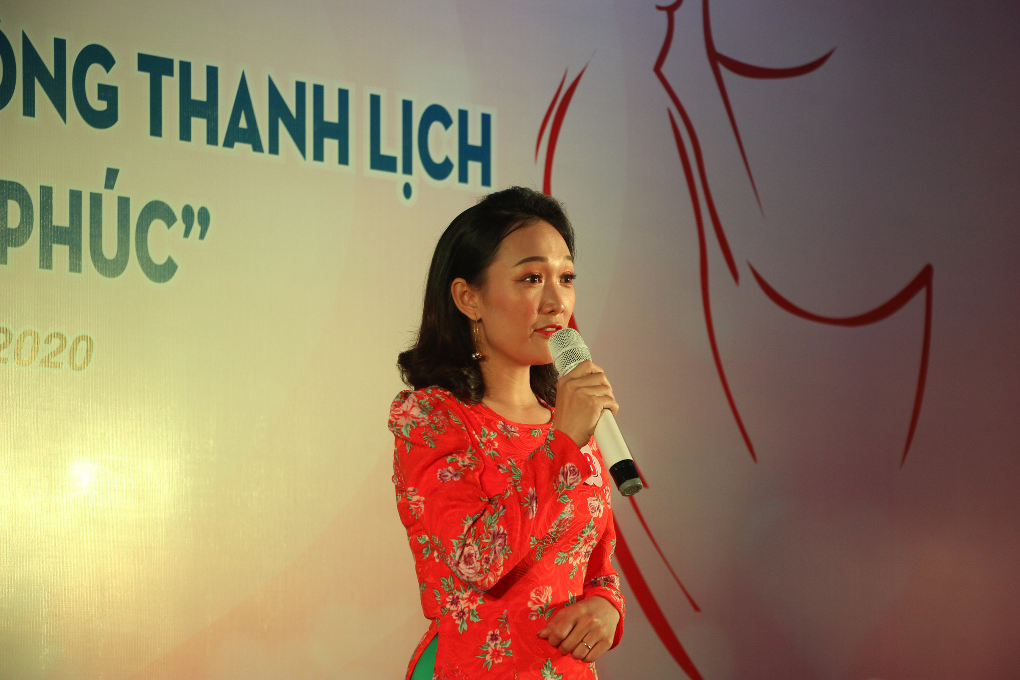 Phạm Ngọc Cầm đăng quang nữ công nhân, viên chức thanh lịch  - Ảnh 2.