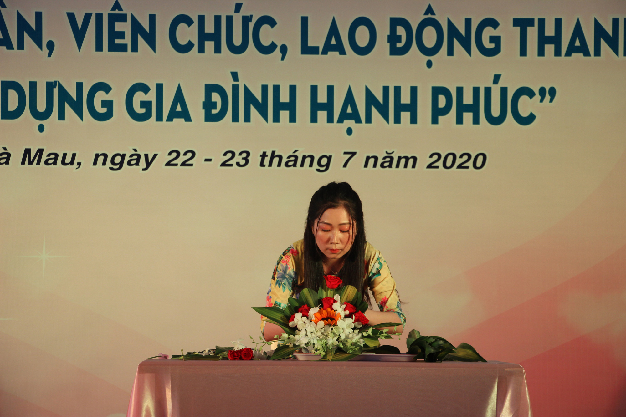 Phạm Ngọc Cầm đăng quang nữ công nhân, viên chức thanh lịch  - Ảnh 5.